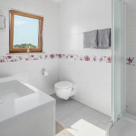 Villa Diva- By Guide