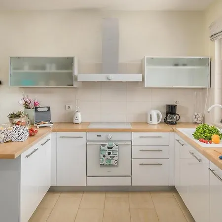 Diva- By Guide Villa Rovinj