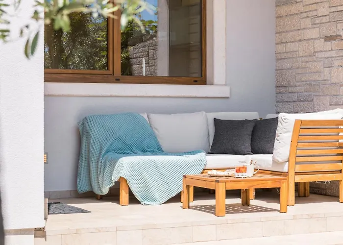 Diva- By Guide 빌라 로비니