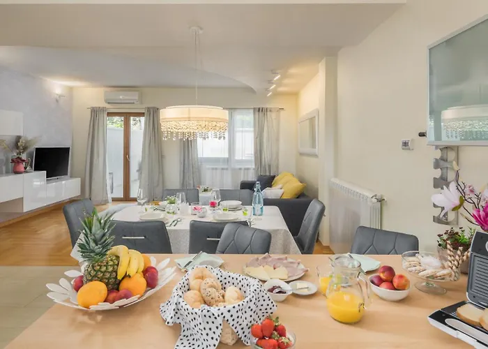 Diva- By Guide 빌라 로비니