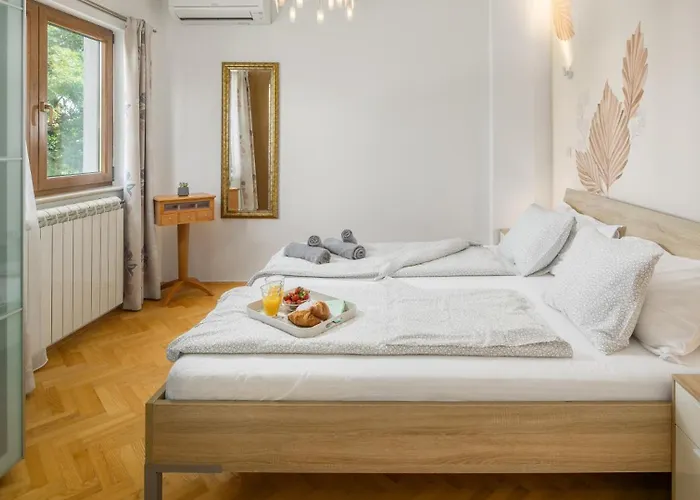 Diva- By Guide * 로비니