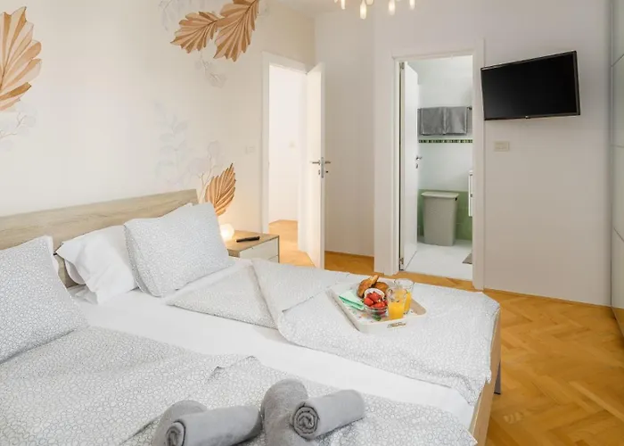 Diva- By Guide * 로비니