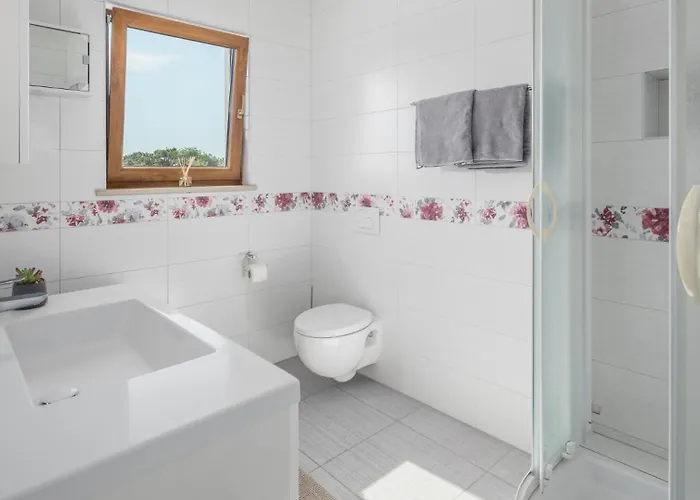 Diva- By Guide * 로비니