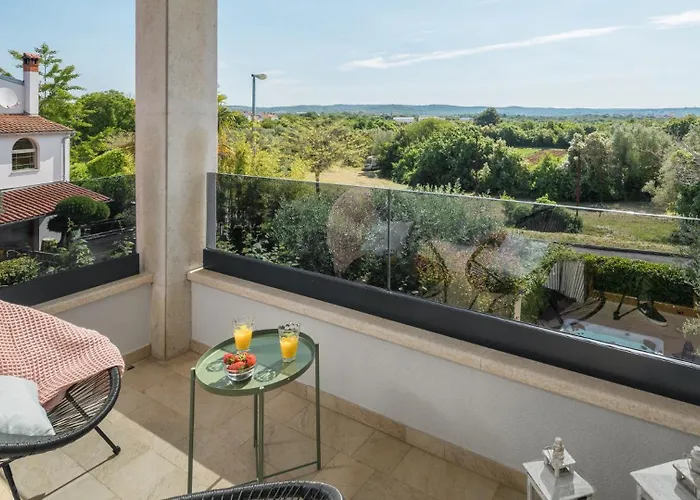 Diva- By Guide 로비니